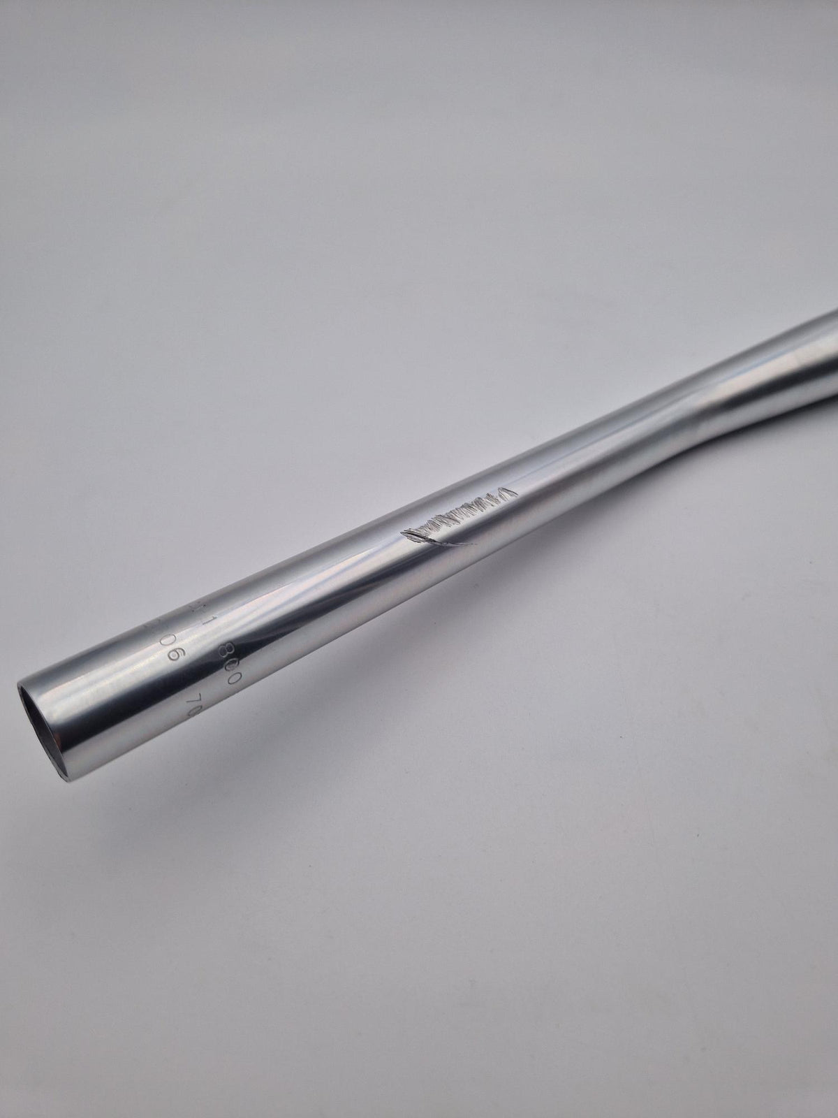 Cintre TITLE AH1 Rise 25mm 800mm Chrome - CDA