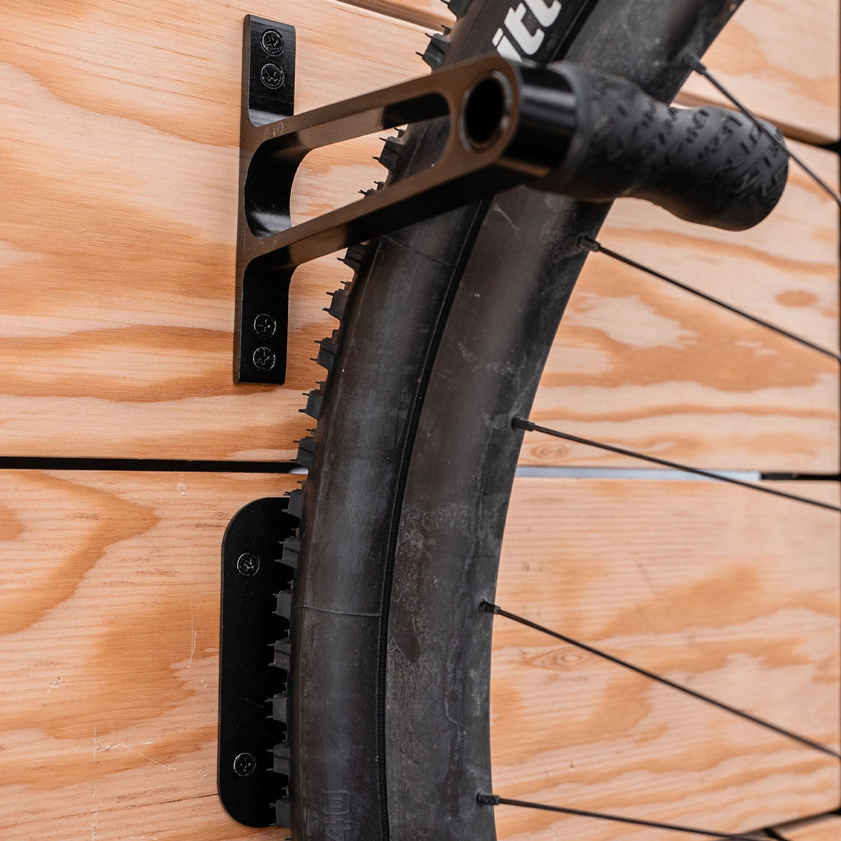 Crochet de Rangement LEZYNE Roue CNC Aluminium Noir