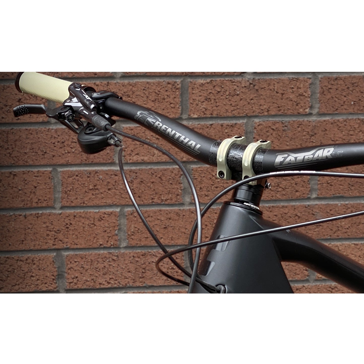 Cintre RENTHAL V3 FATBAR LITE Carbone Rise 10mm 760mm