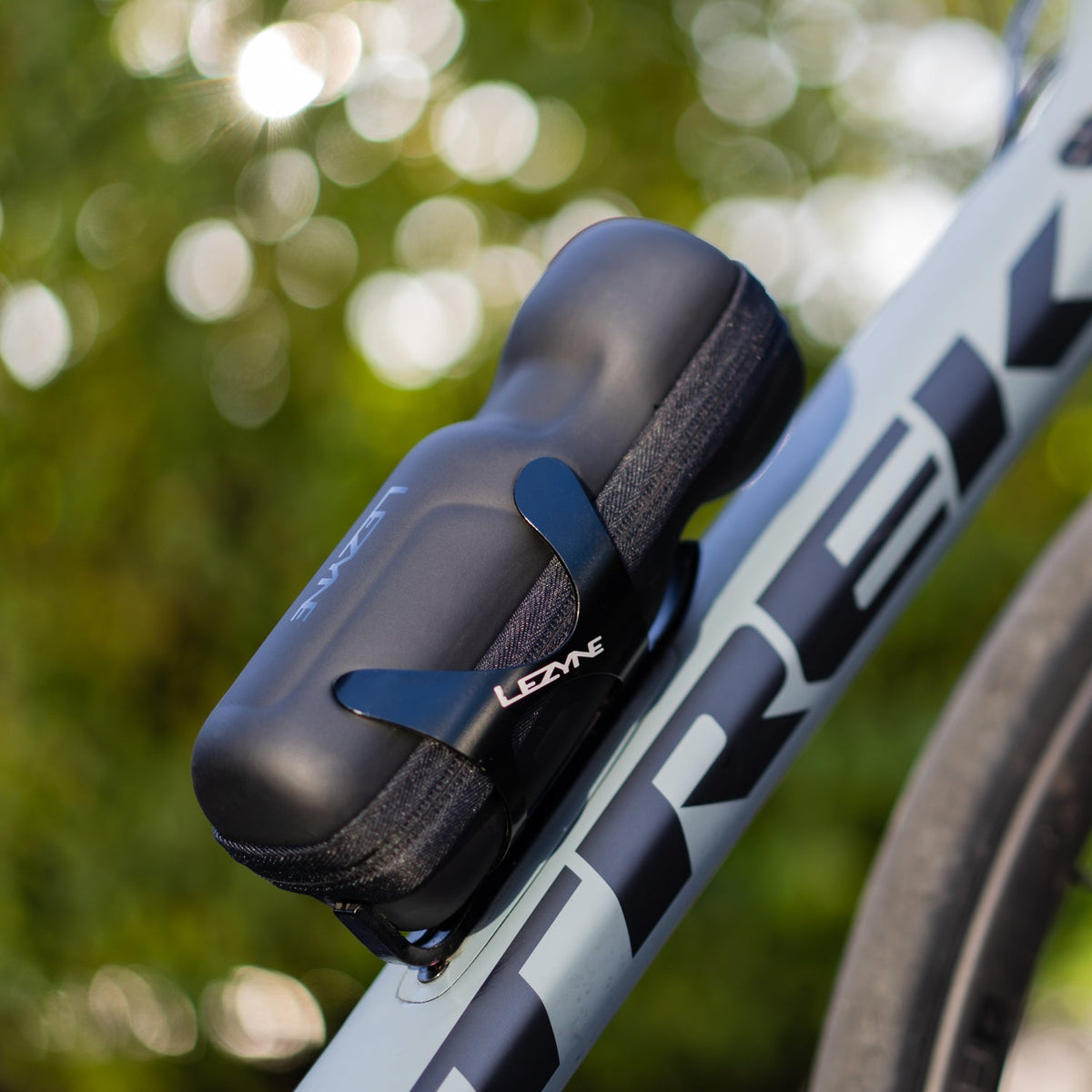 Bidon Porte-Outils LEZYNE FLOW CADDY PRO Noir