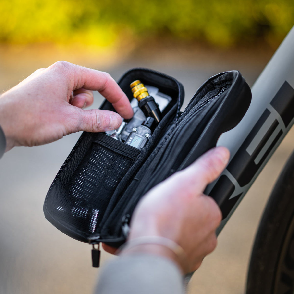 Bidon Porte-Outils LEZYNE FLOW CADDY PRO Noir
