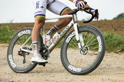 Roue Arrière ENVE G SES 6.7 PRO Tubeless Ready (Center Lock) Noir/Blanc