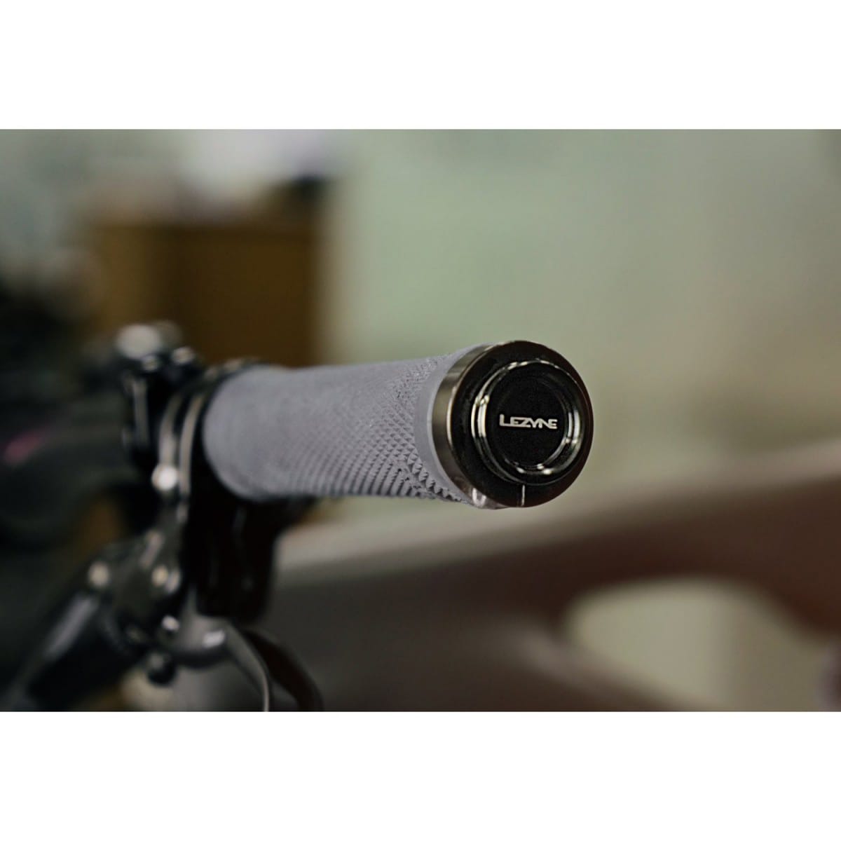 Multi-Outils Intégré Cintre LEZYNE M (11 Outils)
