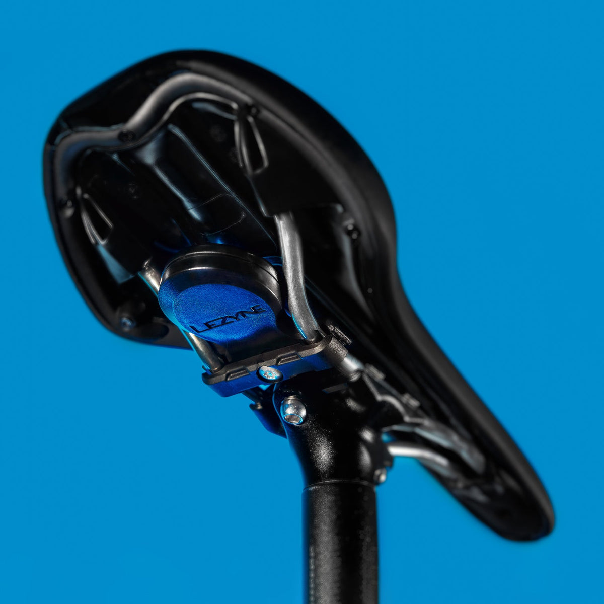 Support Antivol LEZYNE MATRIX SADDLE TAGGER Noir (pour AirTag)