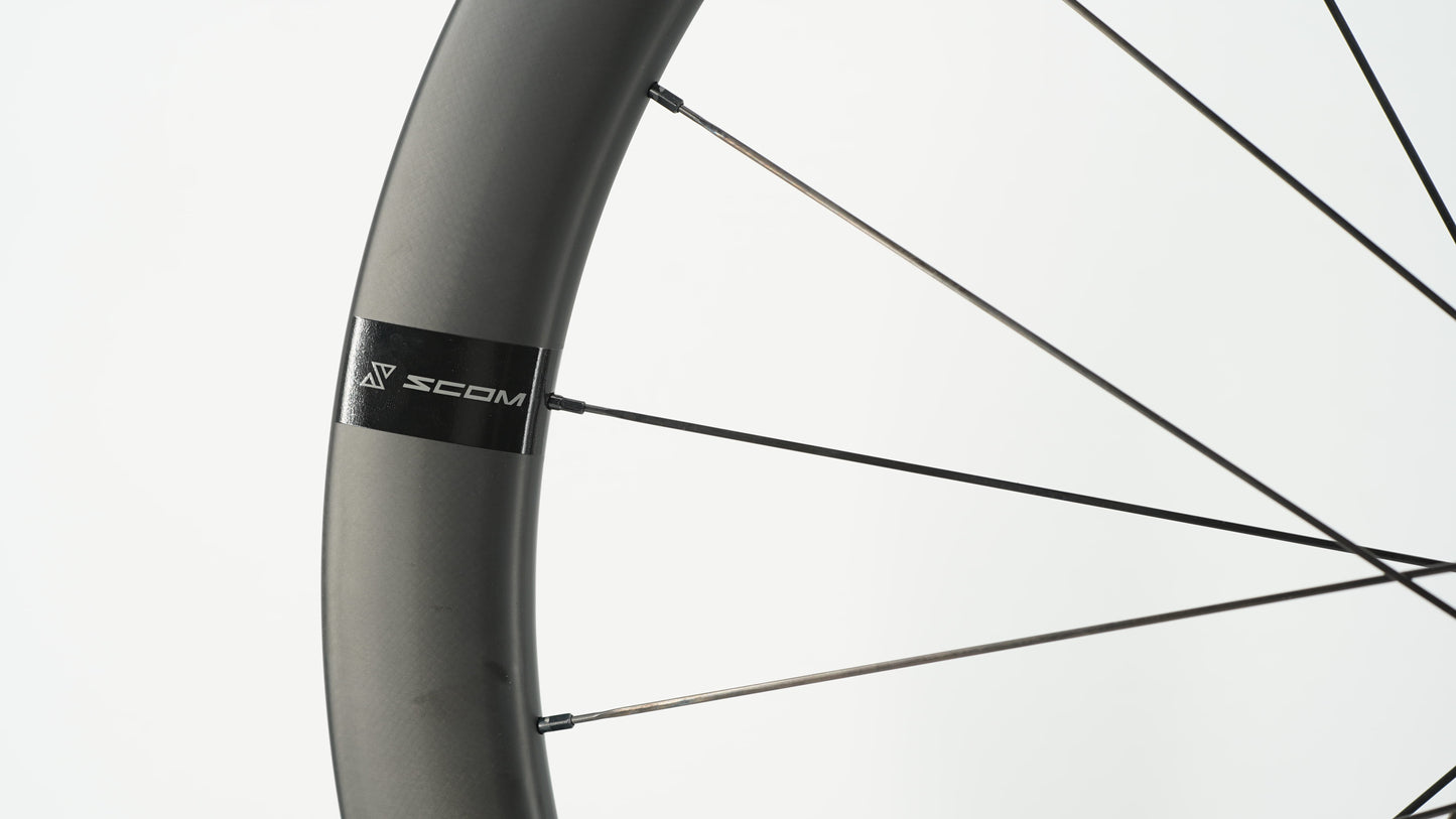 Paire de Roues SCOM AERO 50/62 Tubeless Ready (Center Lock)