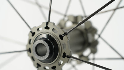 Paire de Roues SCOM AERO 40 Tubeless Ready (Center Lock)