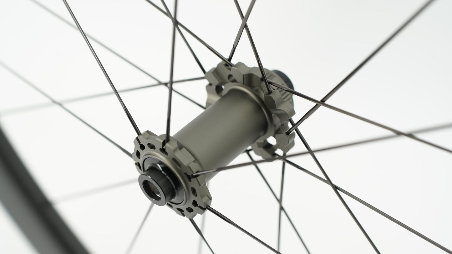 Paire de Roues SCOM AERO 40 Tubeless Ready (Center Lock)