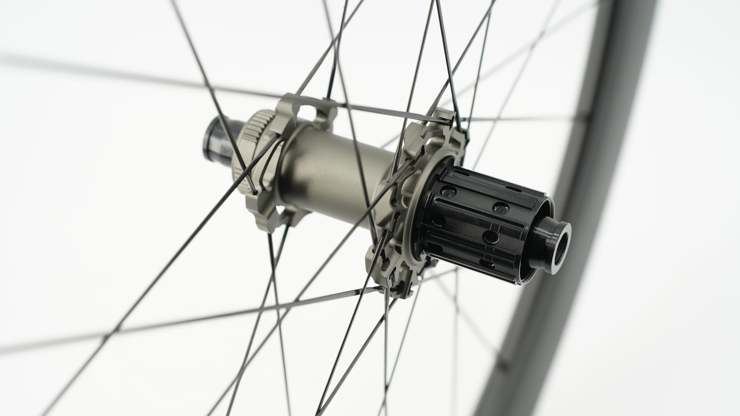 Paire de Roues SCOM AERO 40 Tubeless Ready (Center Lock)