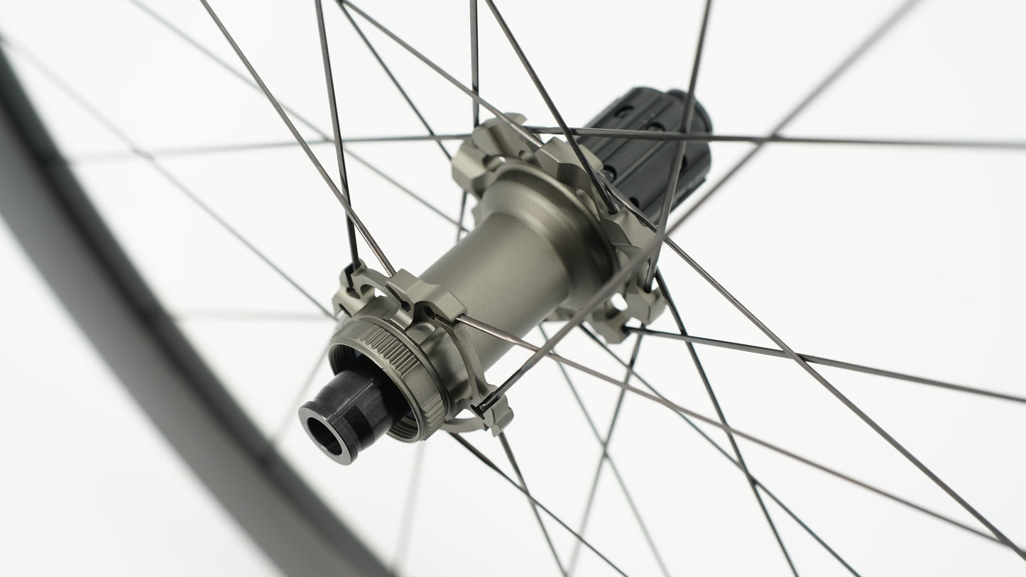 Paire de Roues SCOM AERO 50/62 Tubeless Ready (Center Lock)