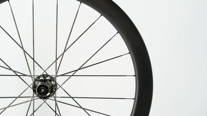 Paires de Roues SCOM ULTRA 40 Tubeless Ready (Center Lock)