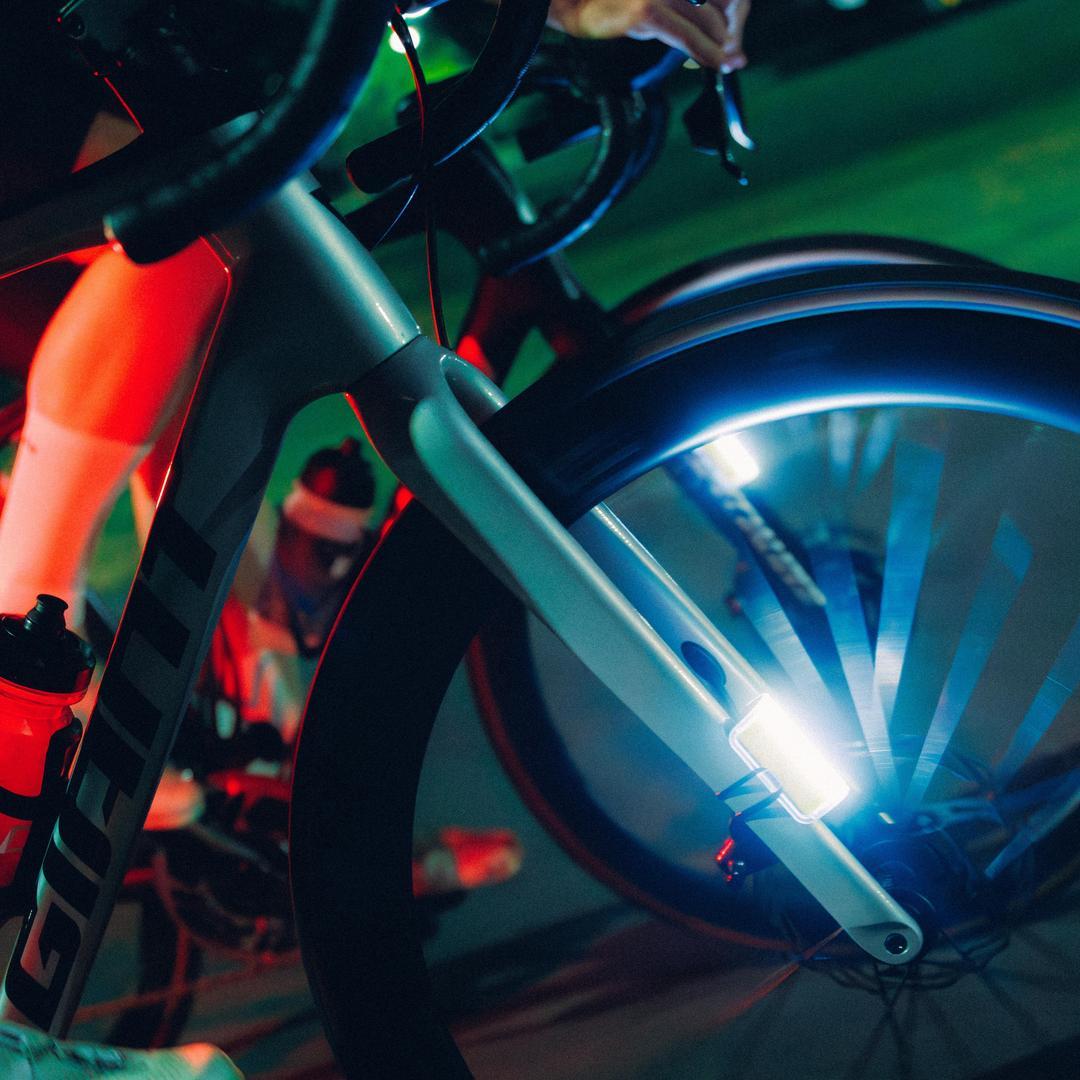 Éclairage avant Knog Cobber Reflex sur le vélo