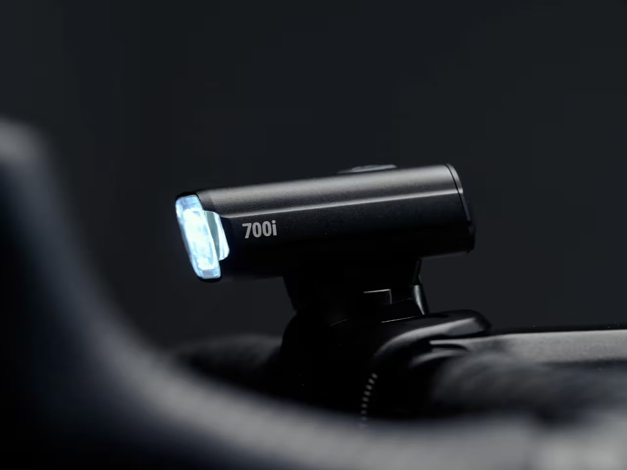 Éclairage Avant BBB NANOSTRIKE 700i Noir