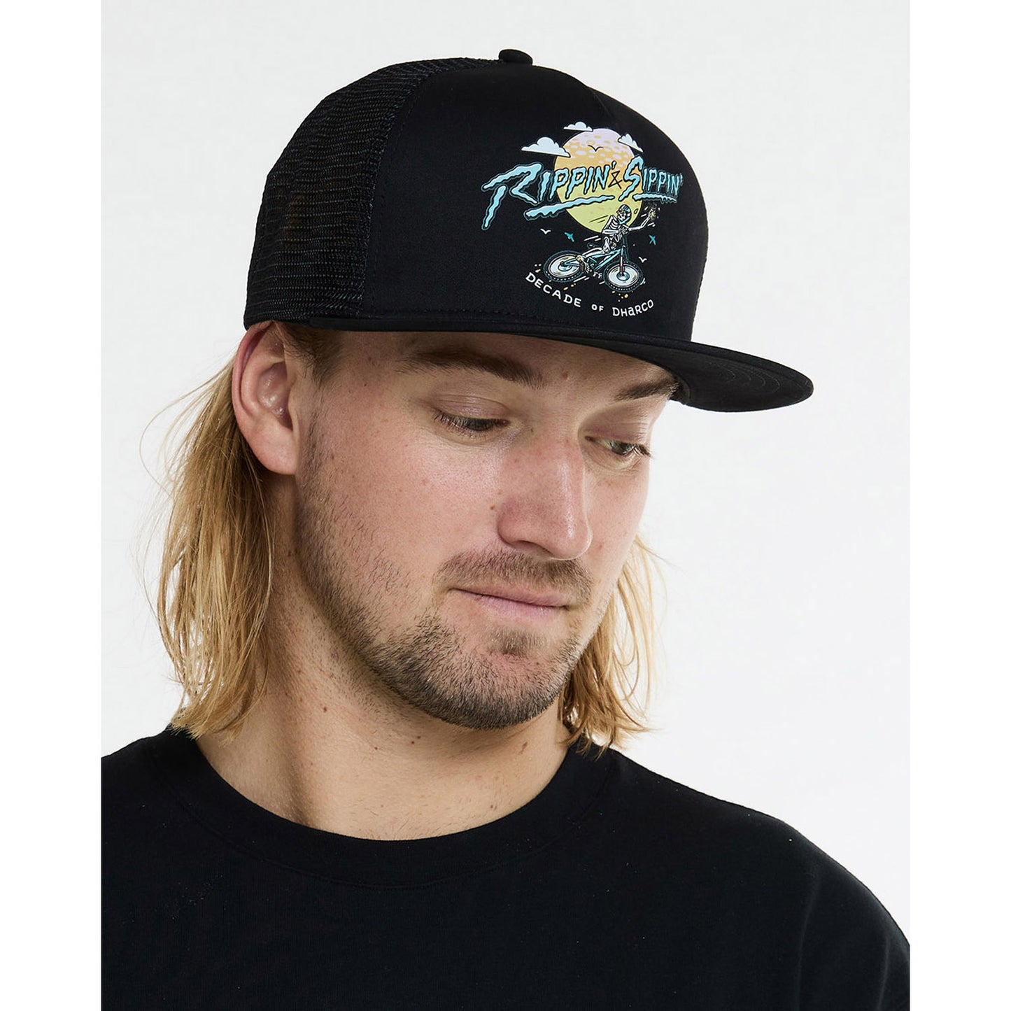 Casquette DHARCO FLAT BRIM TRUCKER RIPPIN AND SIPPIN Noir