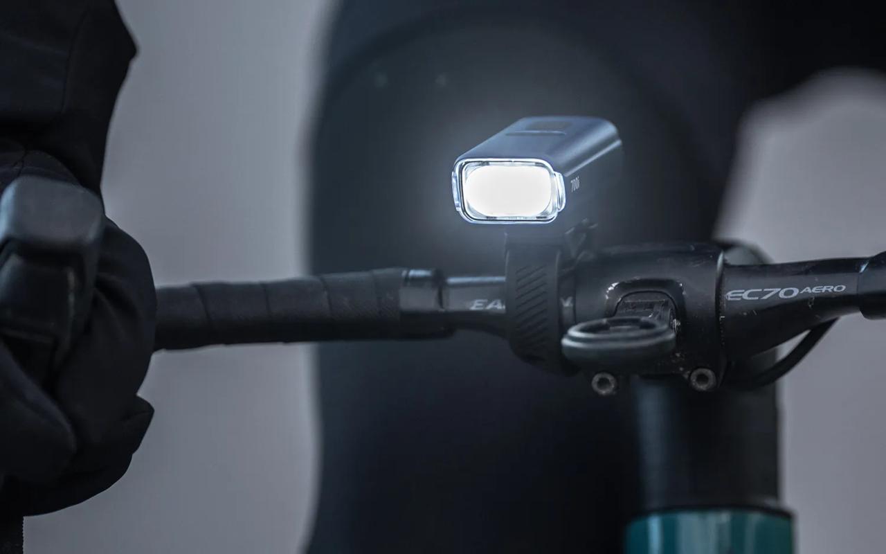 Éclairage Avant BBB NANOSTRIKE 700i Bleu