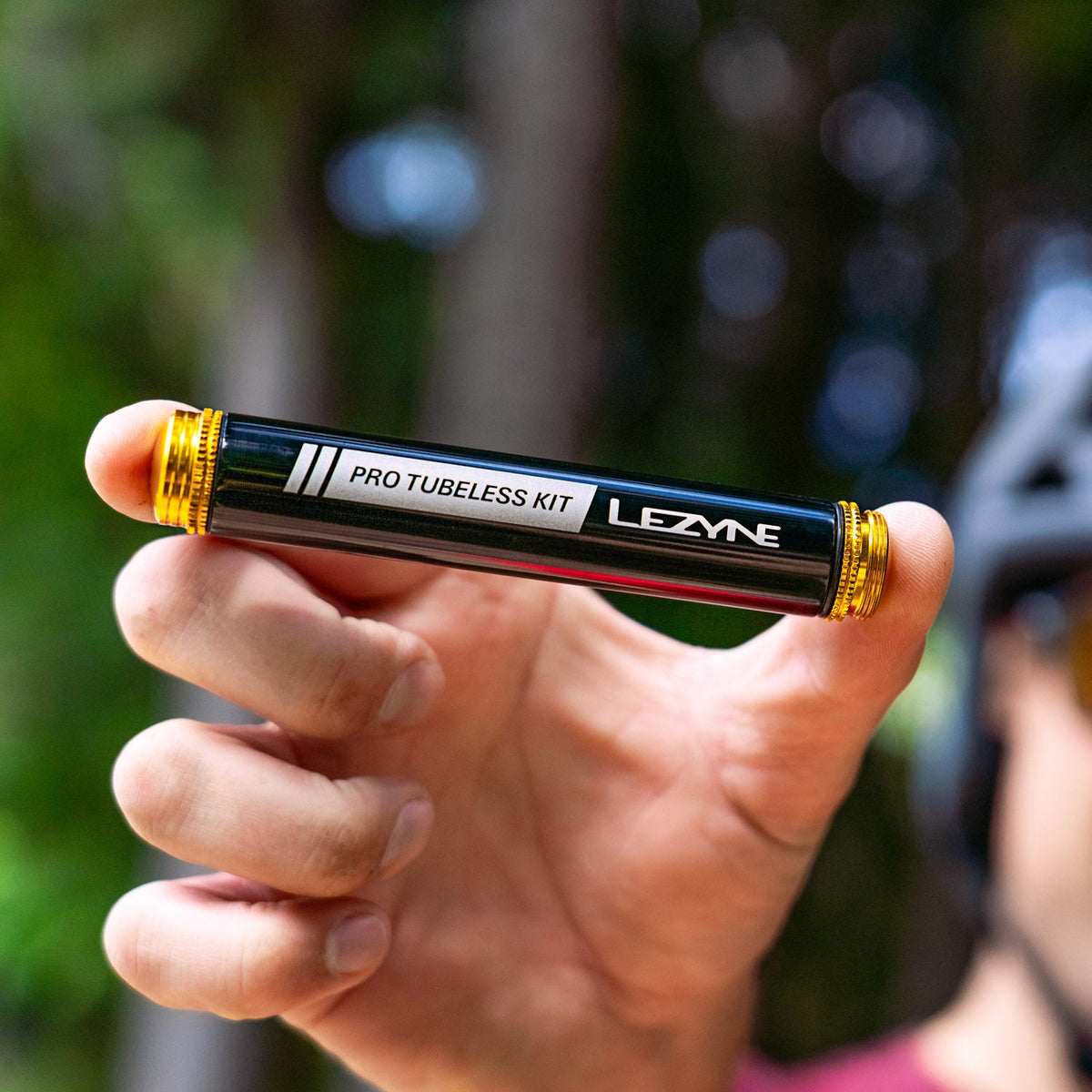 Kit de Réparation Tubeless LEZYNE PRO Loaded + Cartouche Co2 20g Noir