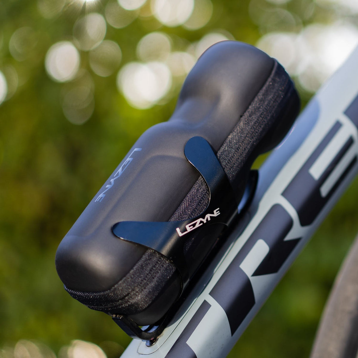 Porte-Bidon LEZYNE CNC ALLOY CAGE Neo Métallique