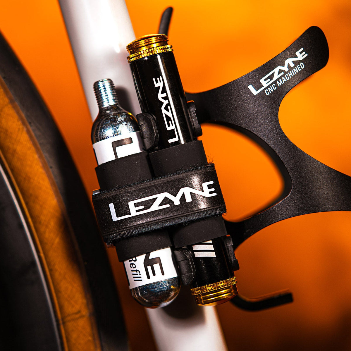 Kit de Réparation Tubeless LEZYNE PRO Loaded + Cartouche Co2 20g Noir