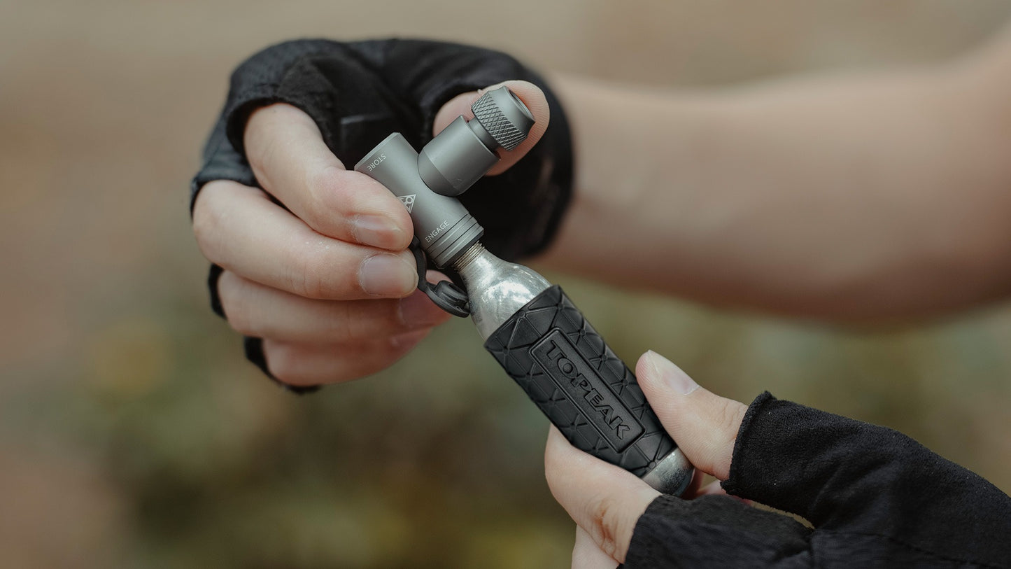 Percuteur CO2 TOPEAK AIRBOOSTER II + Cartouche CO2 Filetée 16 g (x1)