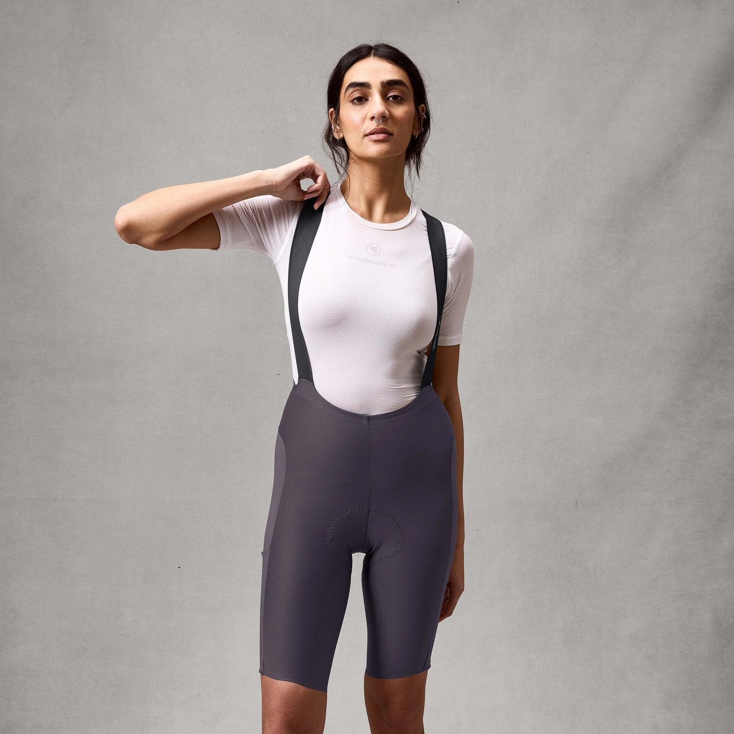 Cuissard Court à Bretelles ENDURA ALLTRACK RIDE Femme Carbon Gris