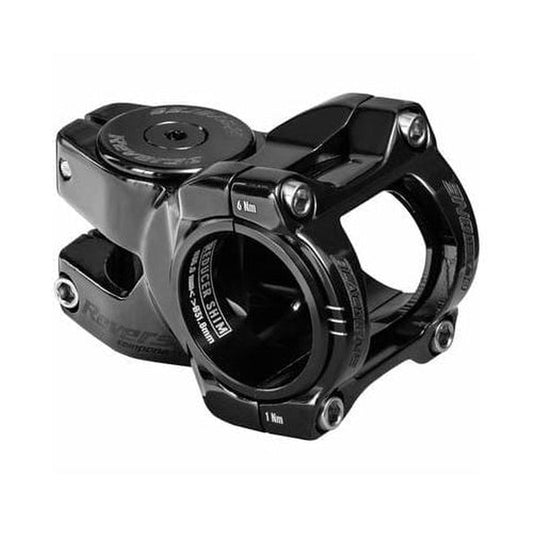Potence REVERSE COMPONENTS BLACK ONE D-2 Titanium Noir/Noir Mat — vue principale sur fond blanc